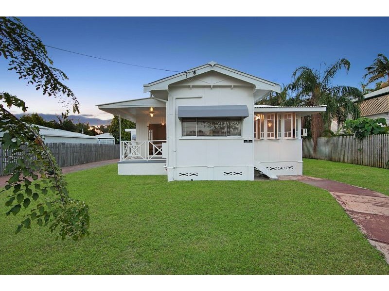 14 Nelson Street, South Townsville QLD 4810