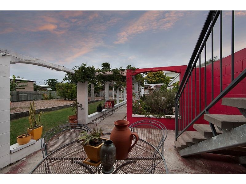 23 McKinley Street, North Ward QLD 4810