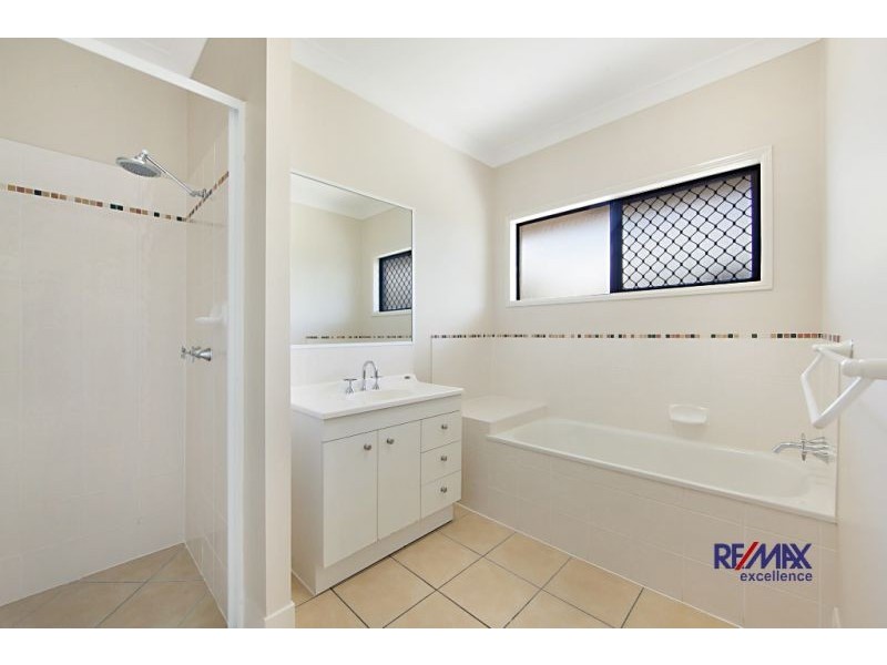 37 Aquatic Place, Idalia QLD 4811