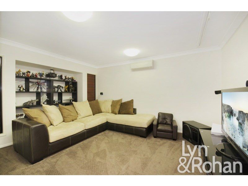 33 Kroymans Drive, Mount Louisa QLD 4814