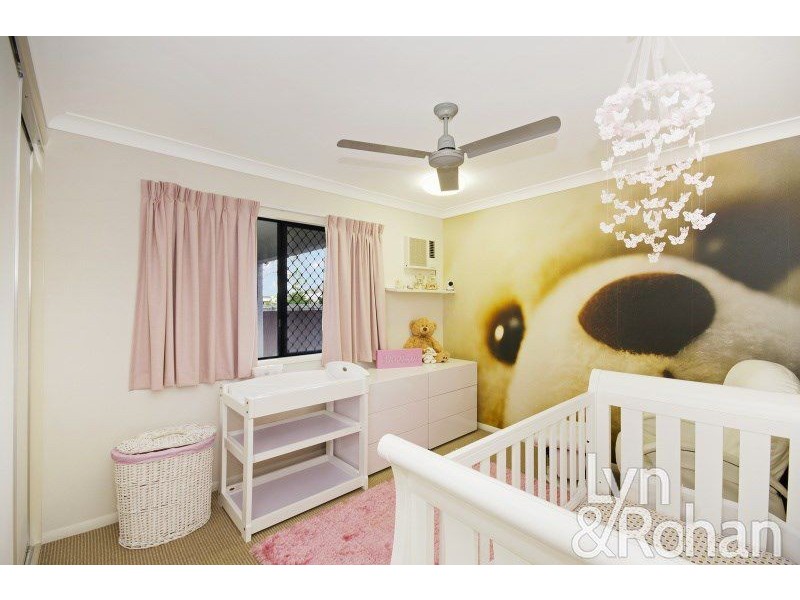 33 Kroymans Drive, Mount Louisa QLD 4814