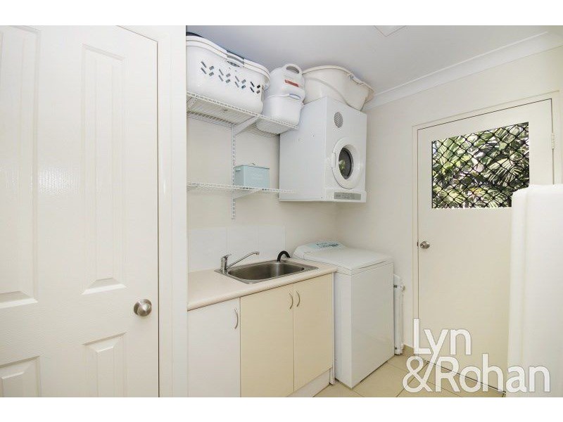 33 Kroymans Drive, Mount Louisa QLD 4814