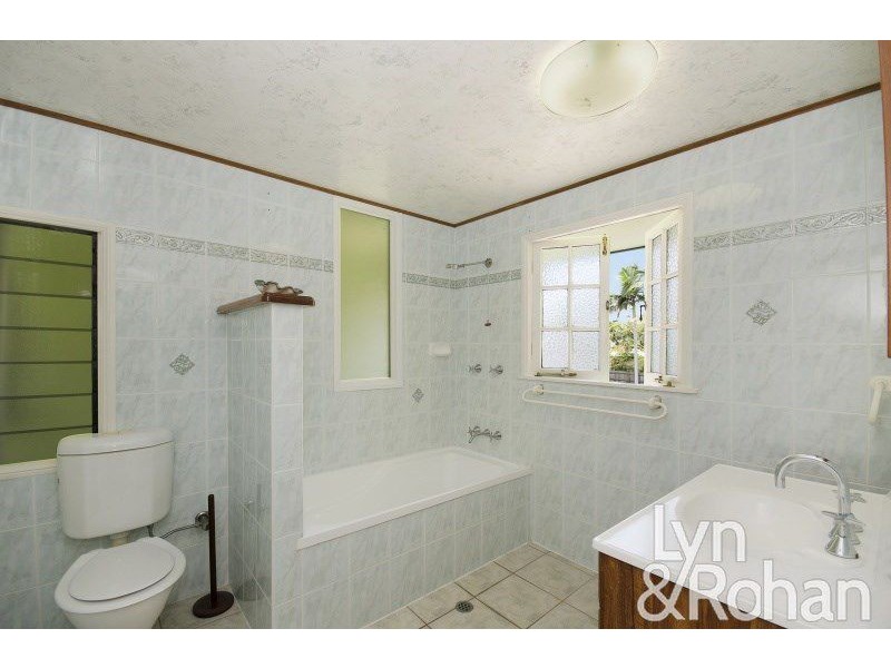 4 Soule Street, Hermit Park QLD 4812