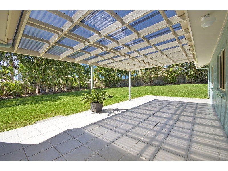 21 Joshua Crescent, Bushland Beach QLD 4818