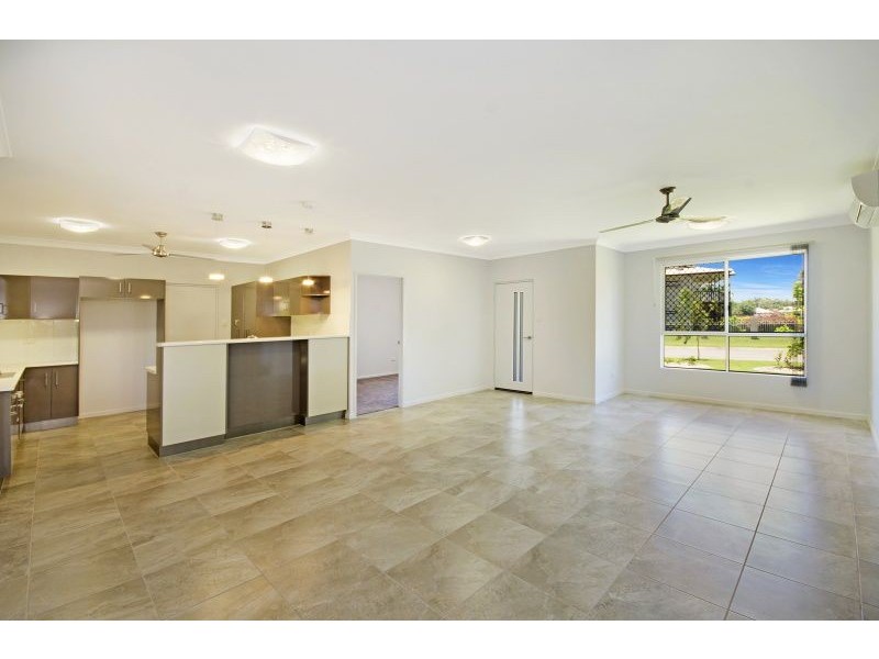 1a Alba Court, Bushland Beach QLD 4818