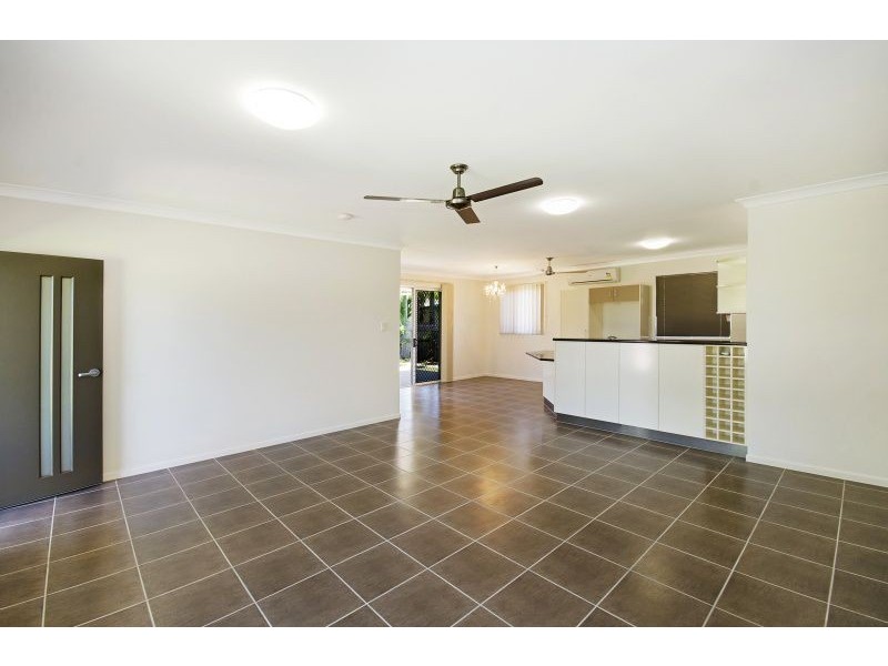 1b Alba Court, Bushland Beach QLD 4818