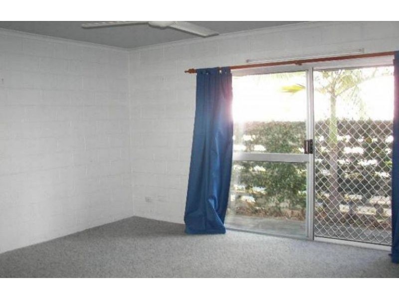 2/76 Paxton Street, North Ward QLD 4810