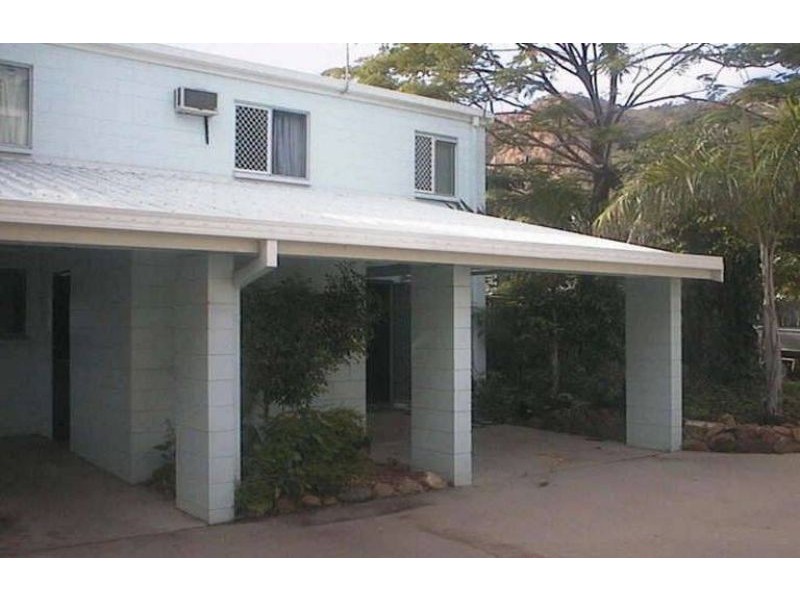 2/76 Paxton Street, North Ward QLD 4810