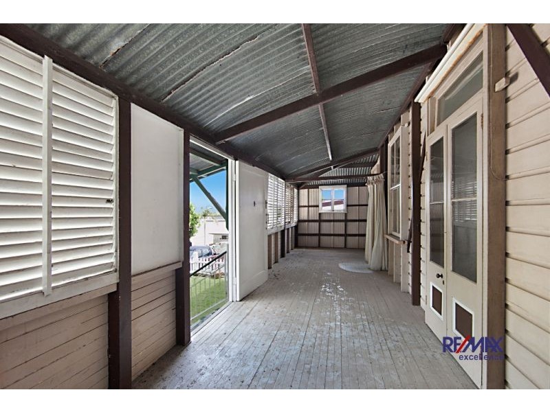 24 Maryvale Street, West End QLD 4810