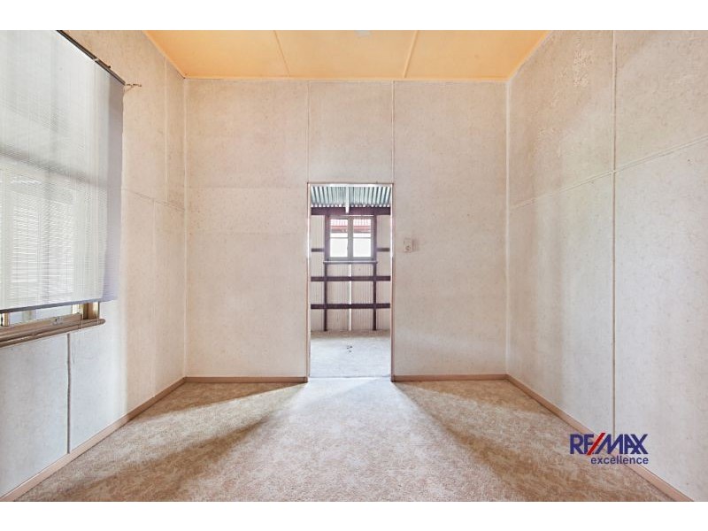 24 Maryvale Street, West End QLD 4810