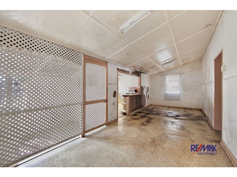 24 Maryvale Street, West End QLD 4810