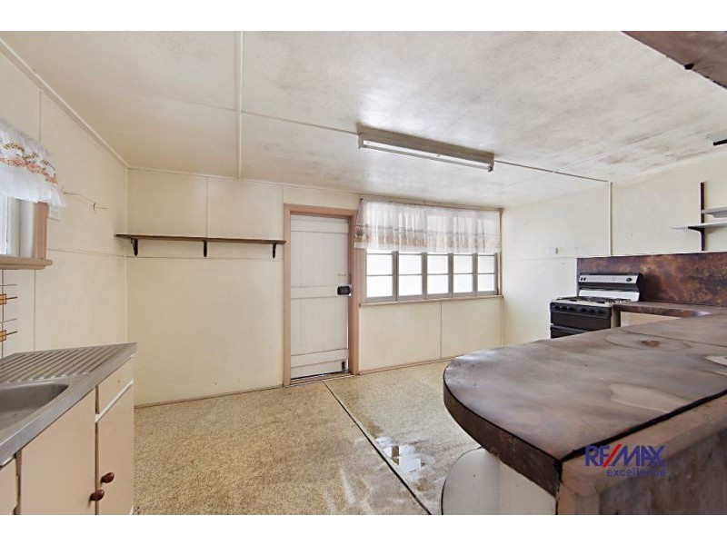 24 Maryvale Street, West End QLD 4810