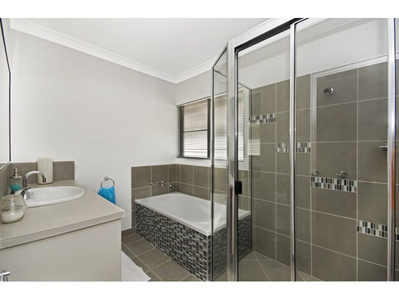 14 Shutehaven Circuit, Bushland Beach QLD 4818