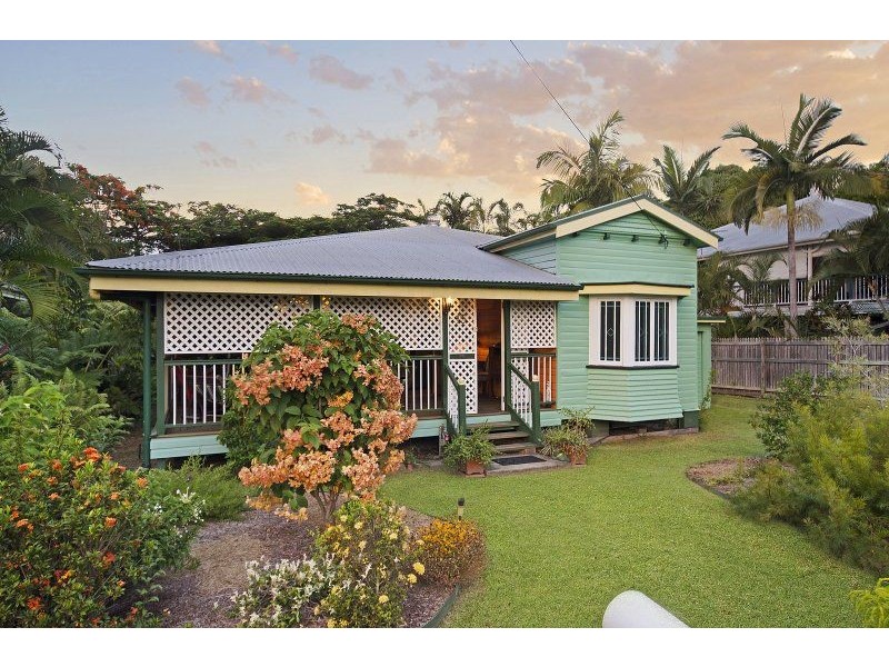 15 The Avenue, Hermit Park QLD 4812