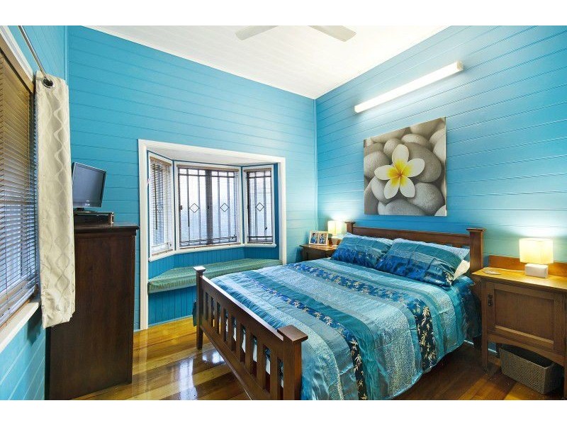 15 The Avenue, Hermit Park QLD 4812