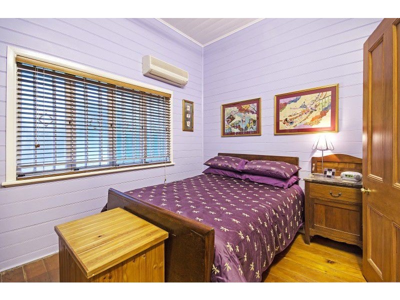 15 The Avenue, Hermit Park QLD 4812