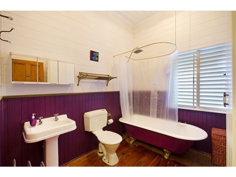 15 The Avenue, Hermit Park QLD 4812