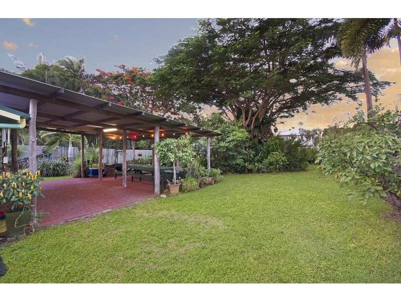 15 The Avenue, Hermit Park QLD 4812