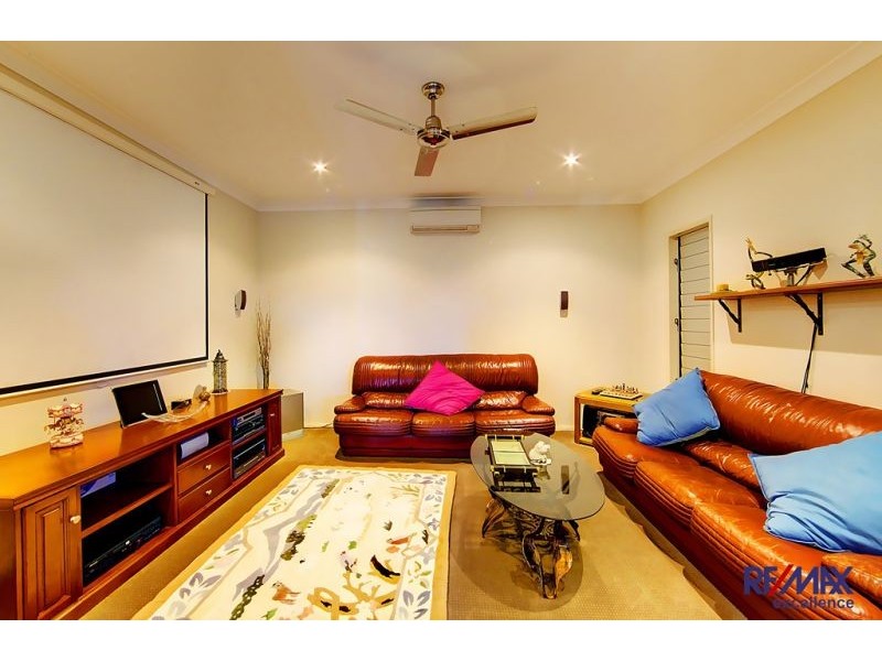 9 Waterfront Parade, Idalia QLD 4811