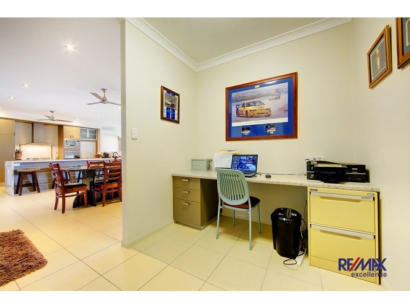 9 Waterfront Parade, Idalia QLD 4811