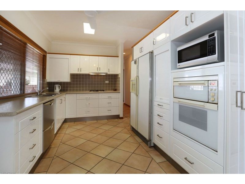 9 Crispin Court, Kirwan QLD 4817