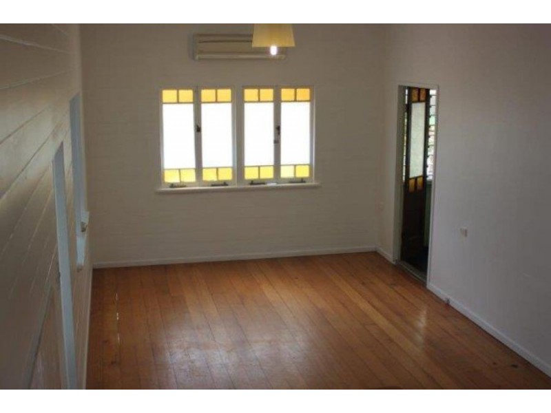 26 Nelson Street, South Townsville QLD 4810