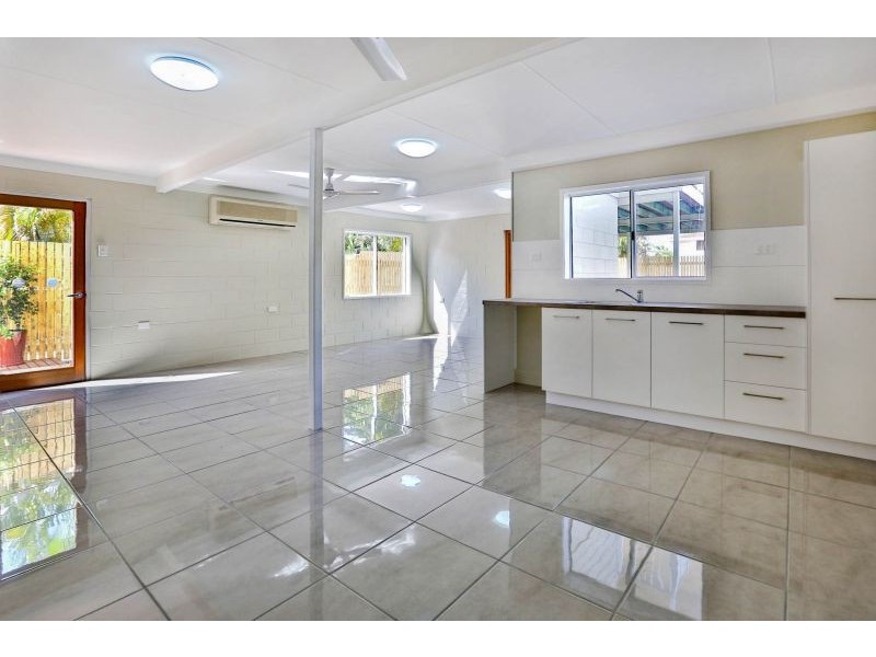 33 Rose Street, North Ward QLD 4810