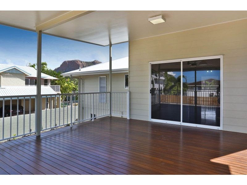 33 Rose Street, North Ward QLD 4810