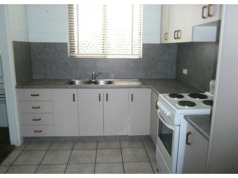 4/143 Eyre Street, North Ward QLD 4810