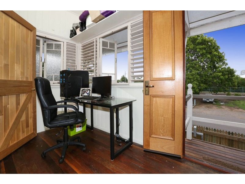 97 Perkins Street, South Townsville QLD 4810