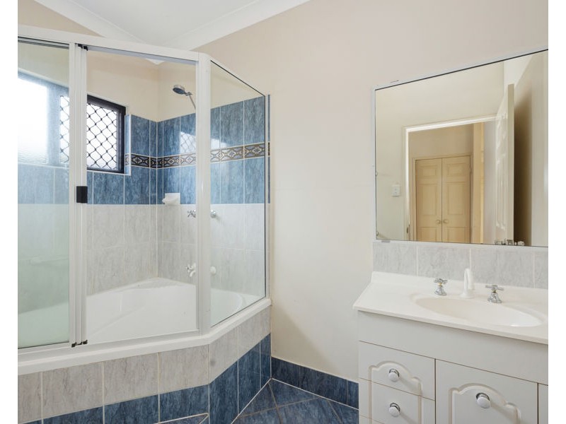 11 Young Circuit, Kirwan QLD 4817