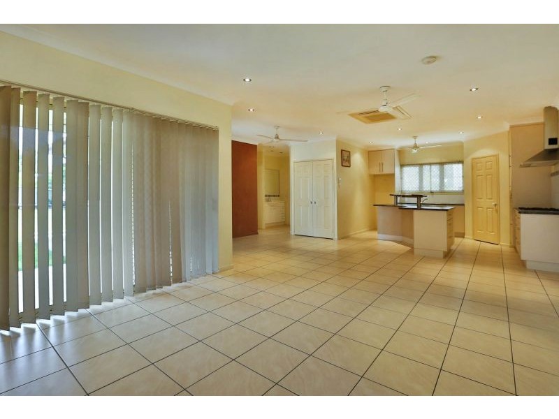 11 Keenan Street, Oonoonba QLD 4811
