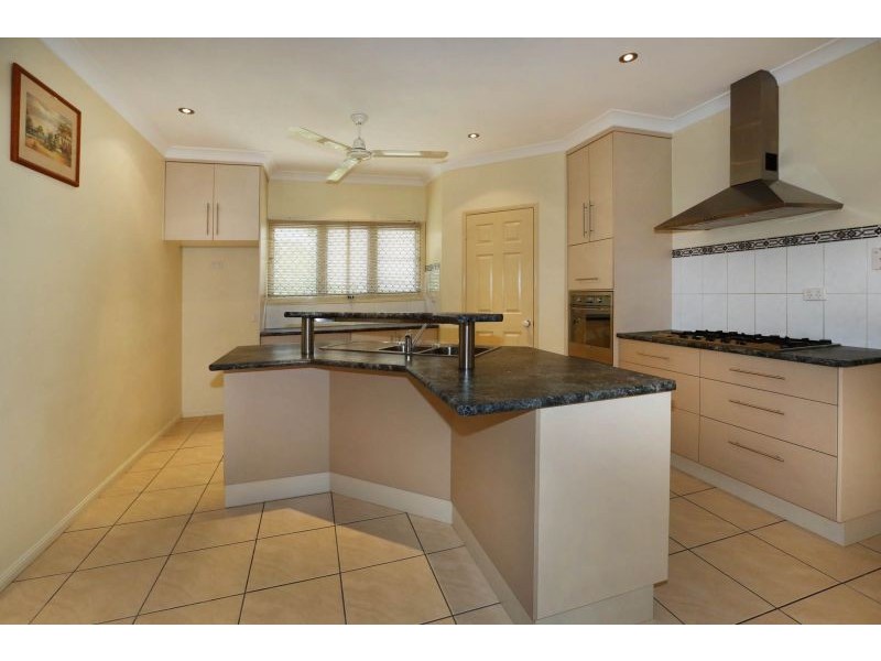 11 Keenan Street, Oonoonba QLD 4811