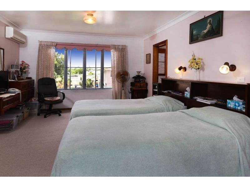 2 Wattle Street, Kirwan QLD 4817