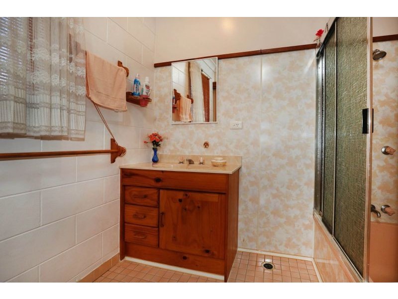 2 Wattle Street, Kirwan QLD 4817