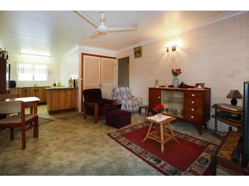 2 Wattle Street, Kirwan QLD 4817
