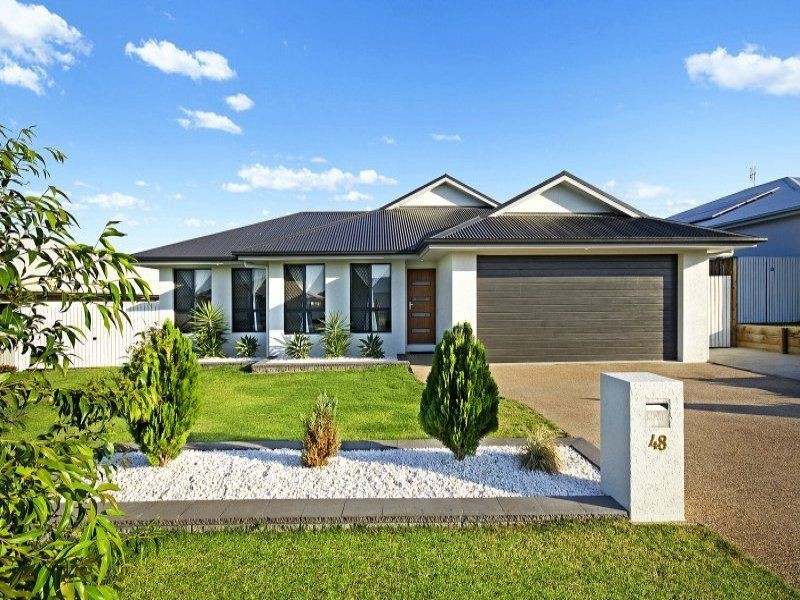 Bushland Beach QLD 4818