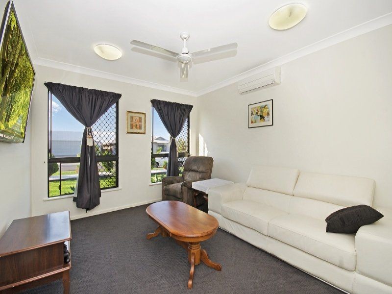 Bushland Beach QLD 4818