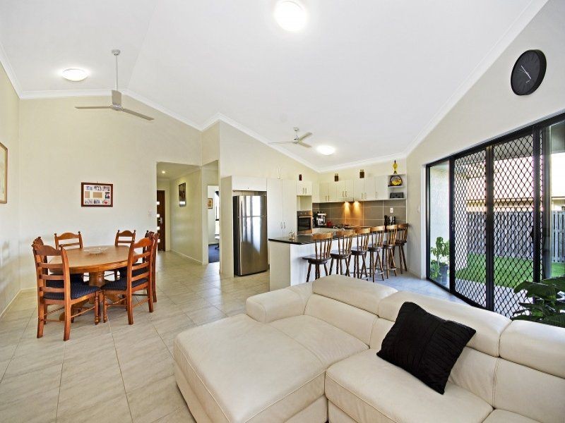 Bushland Beach QLD 4818