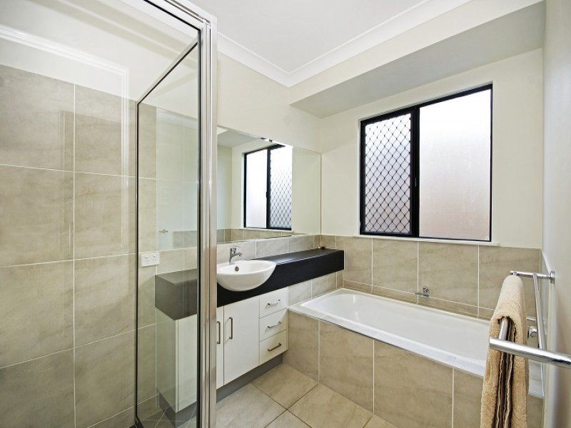 Bushland Beach QLD 4818