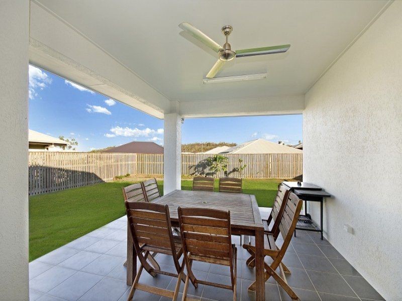 Bushland Beach QLD 4818