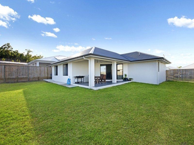 Bushland Beach QLD 4818