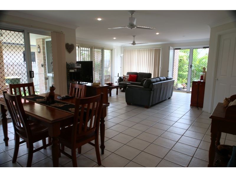 72 Phoenix Parade, Kirwan QLD 4817