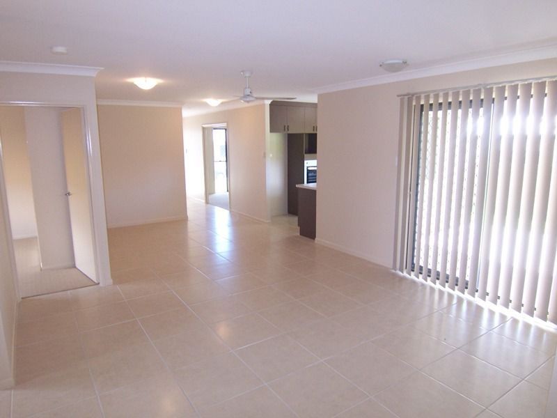 57 Hillock Crescent, Bushland Beach QLD 4818