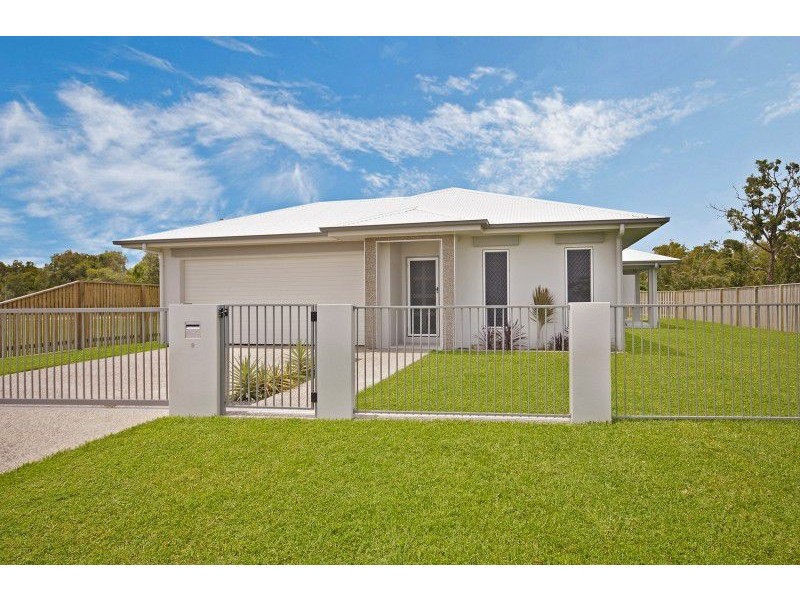 9 Dune Parade, Bushland Beach QLD 4818