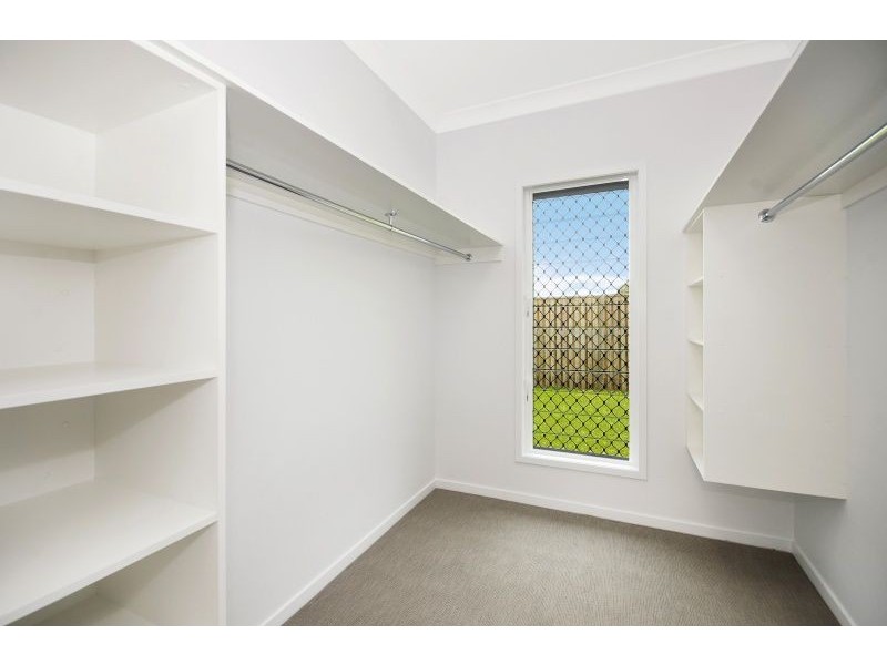 9 Dune Parade, Bushland Beach QLD 4818