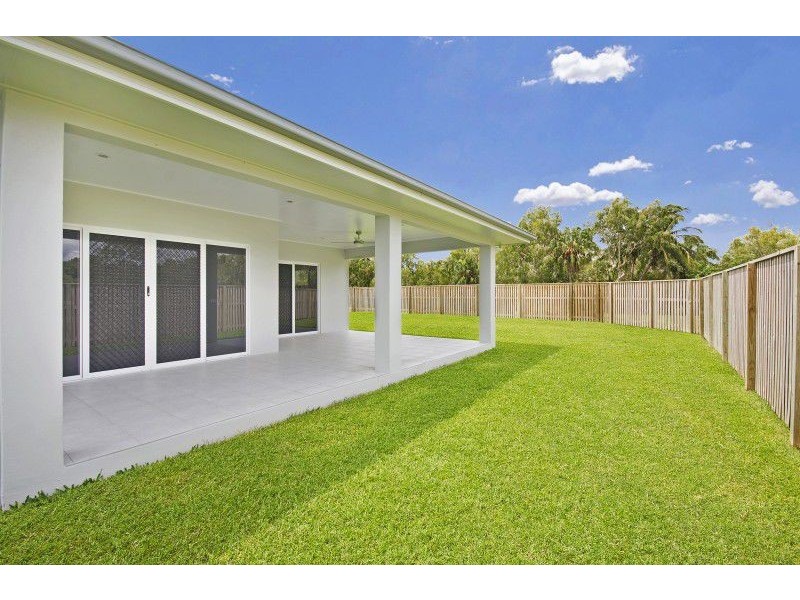 9 Dune Parade, Bushland Beach QLD 4818