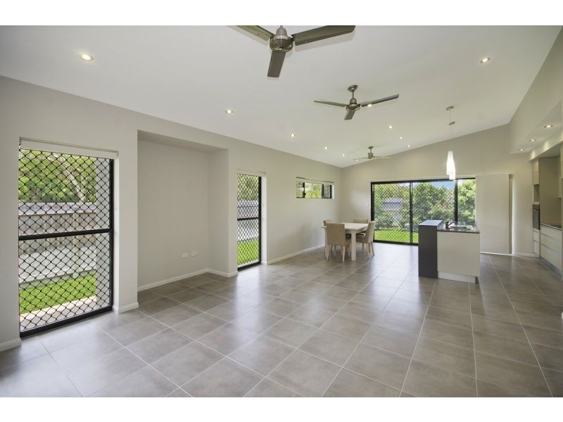 25 Dune Parade, Bushland Beach QLD 4818