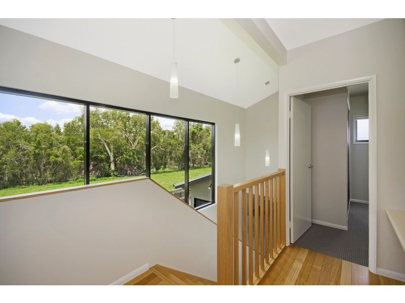 25 Dune Parade, Bushland Beach QLD 4818