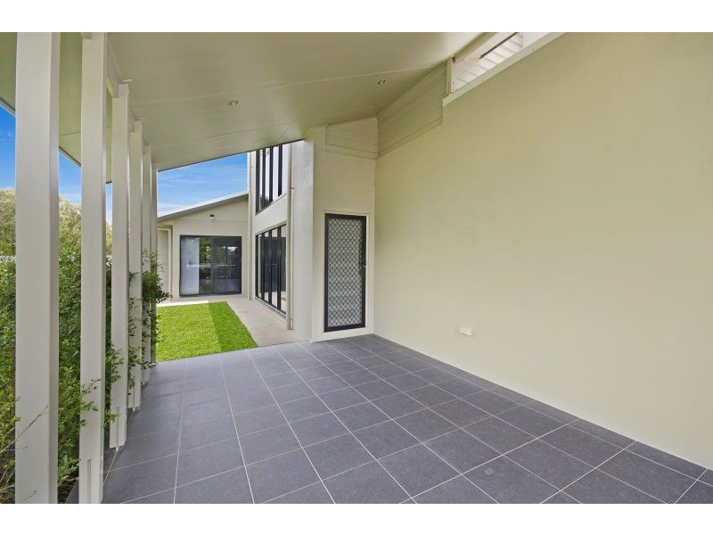 25 Dune Parade, Bushland Beach QLD 4818